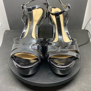 Gianni Bini Elegant Black Patent Leather Heels EUC Size 6.5
